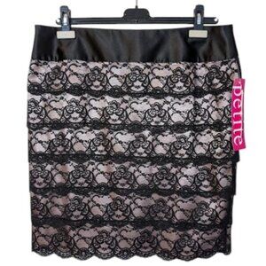 NWT Dalia Collection Lace Skirt Size 12P.